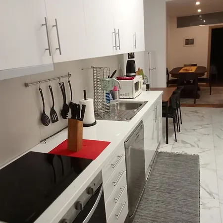 Center-3 Bedrooms 公寓